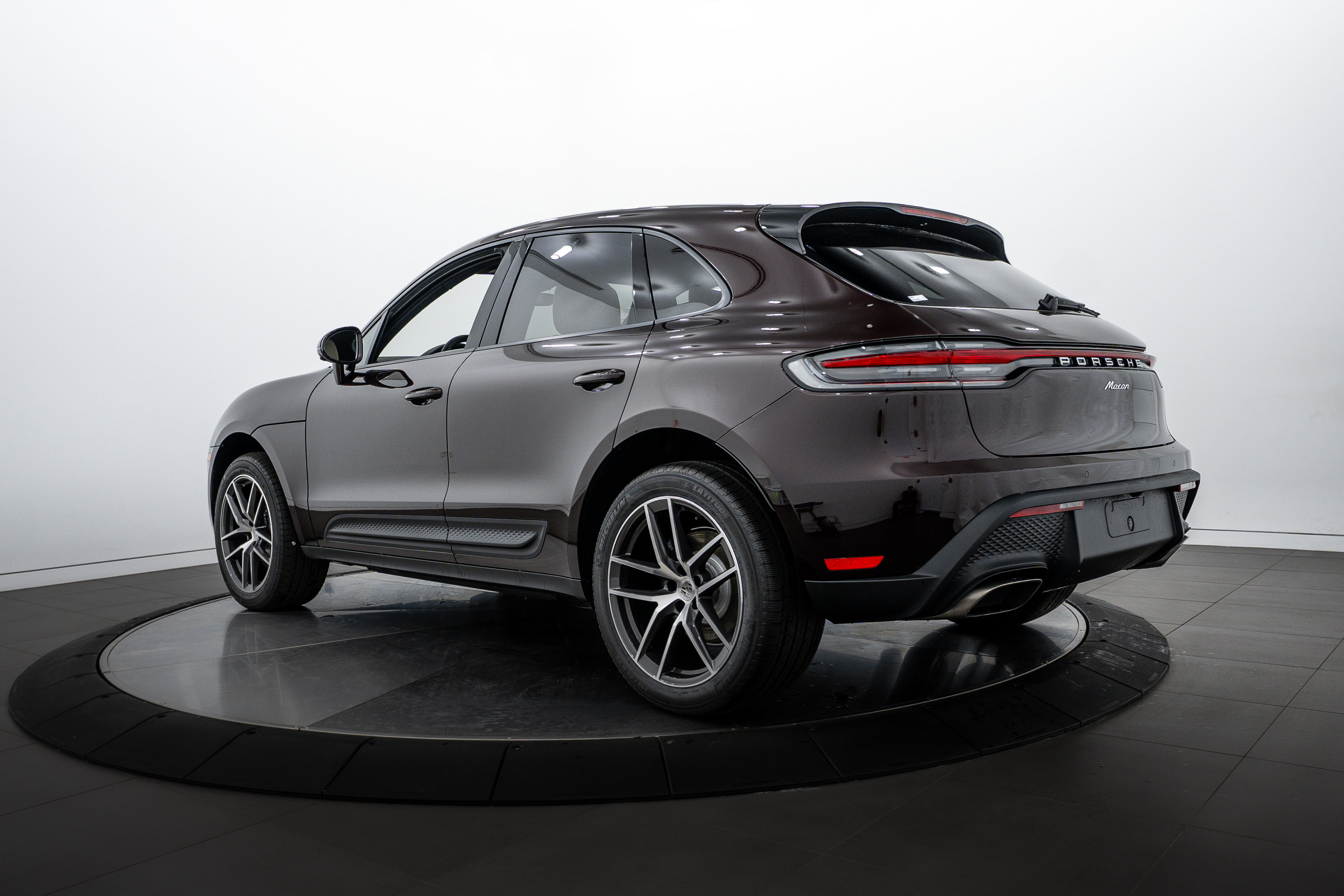 New 2026 Porsche Macan image 3