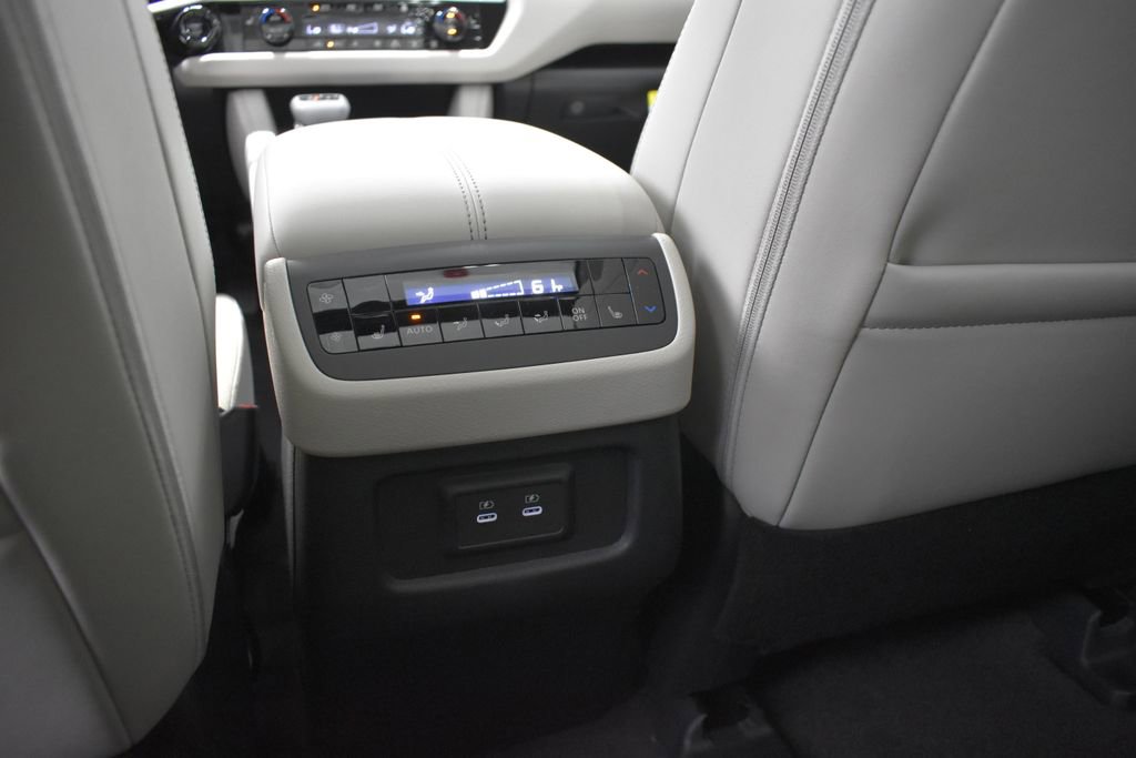 New 2026 Nissan Pathfinder SL AWD/4WD image 34