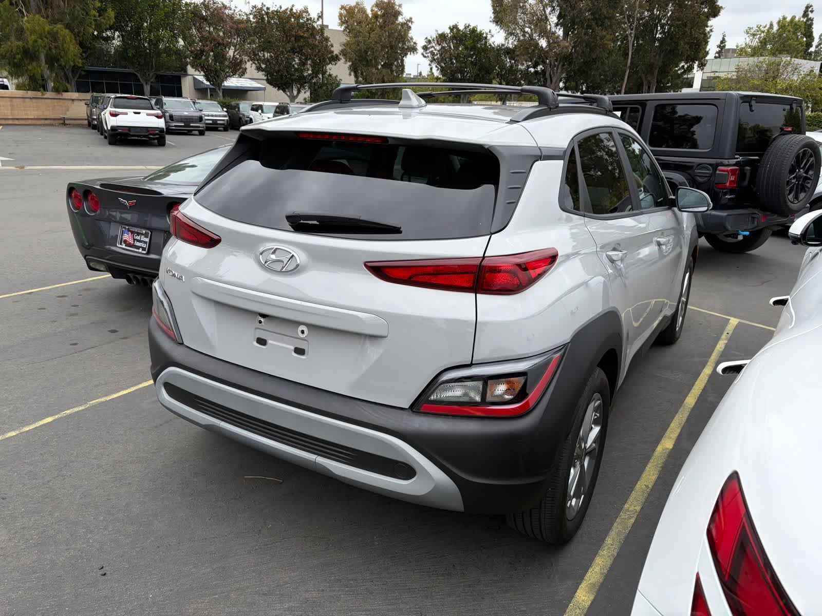 Used 2023 Hyundai Kona SEL w/ Convenience Package FWD image 3