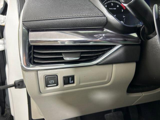 Used 2019 Cadillac XT4 Luxury w/ Cold Weather Package image 20