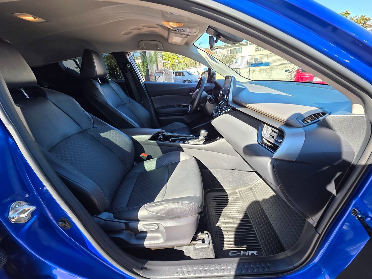 Used 2020 Toyota C-HR Limited FWD image 16