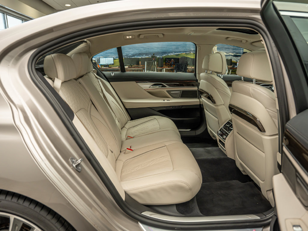 Used 2022 BMW 750i xDrive AWD/4WD image 41