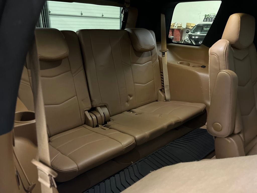 Used 2017 Cadillac Escalade Platinum image 31