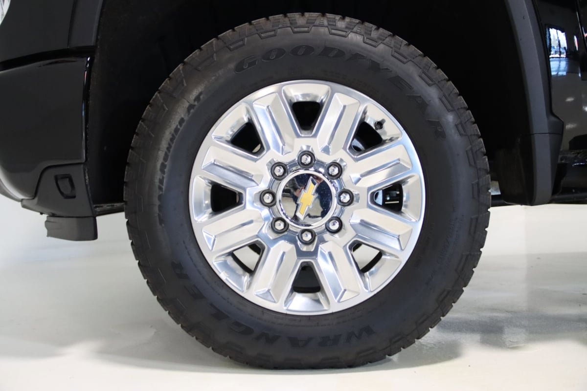Used 2025 Chevrolet Silverado 2500 High Country w/ Technology Package image 82