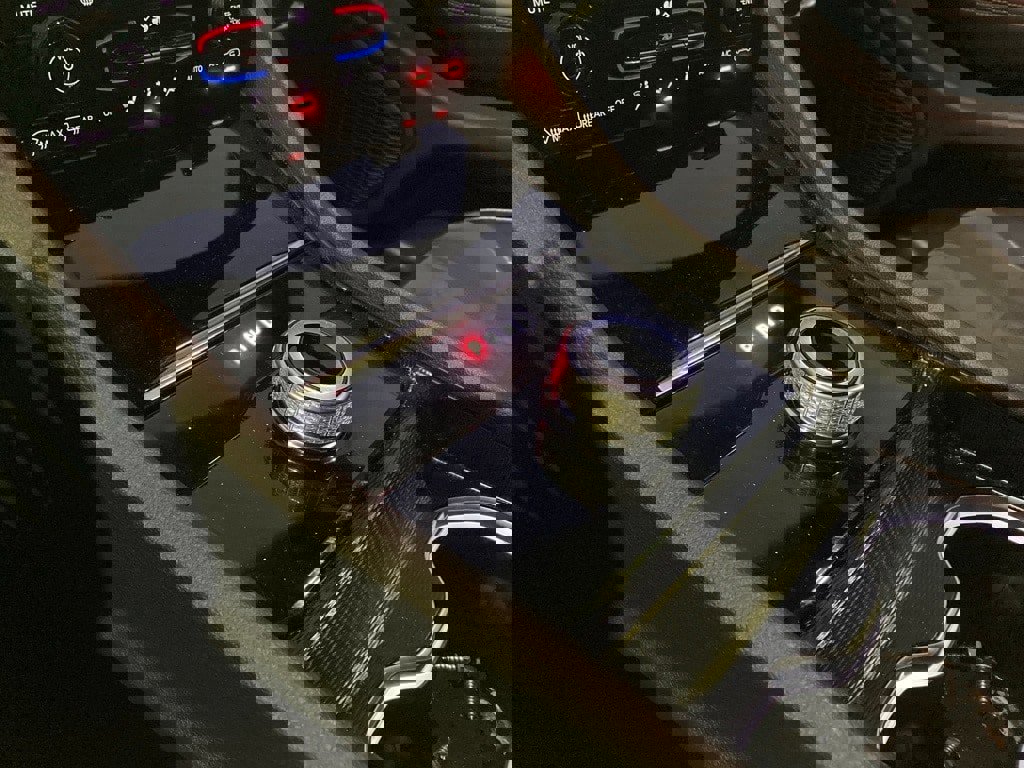 Used 2024 Jeep Grand Cherokee L Altitude image 27