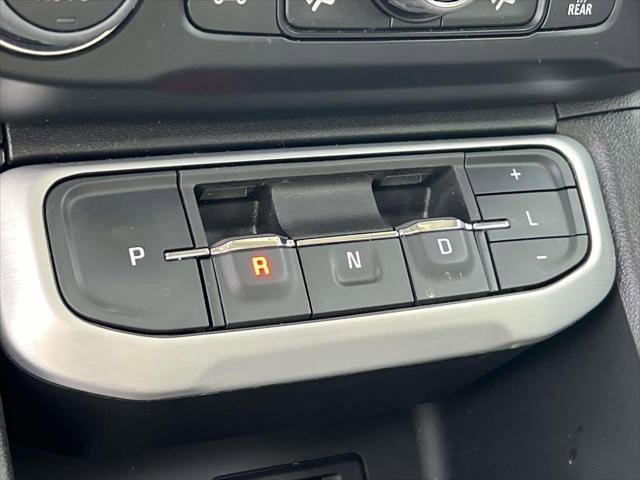 Used 2023 GMC Acadia SLE w/ Driver Convenience Package image 32