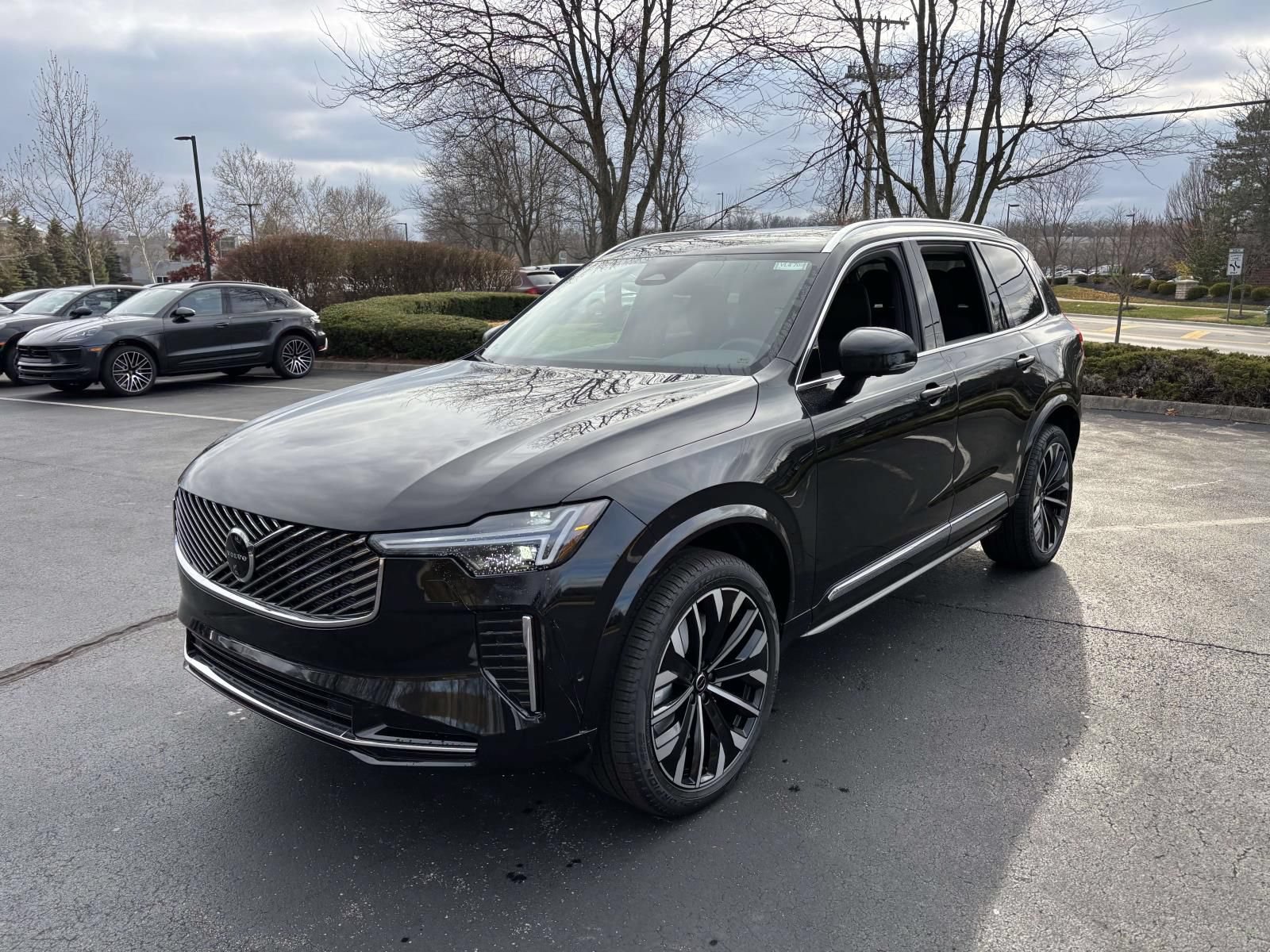 New 2026 Volvo XC90 B6 Plus w/ Protection Package Premier AWD/4WD image 3
