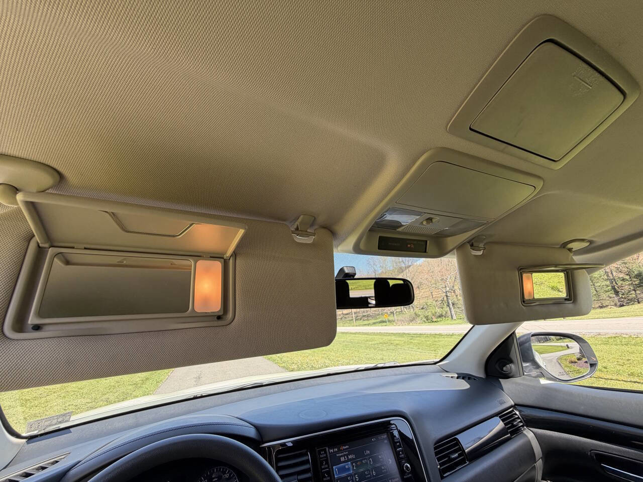 Used 2020 Mitsubishi Outlander ES AWD/4WD image 32