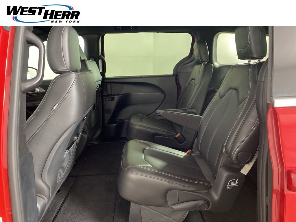 Used 2026 Chrysler Pacifica Select AWD/4WD image 15