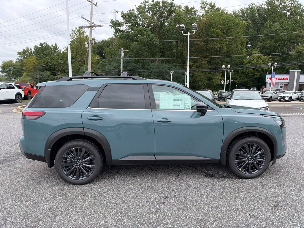 New 2026 Nissan Pathfinder SL w/ SL Premium Package AWD/4WD image 4