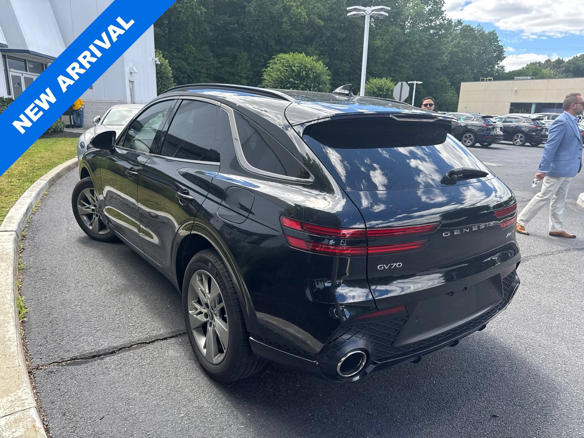 Used 2025 Genesis GV70 3.5T Sport AWD/4WD image 4