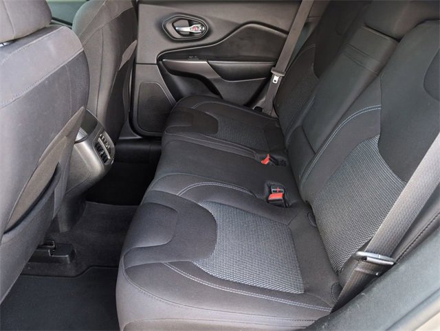 Used 2019 Jeep Cherokee Latitude w/ Popular Appearance Group image 22