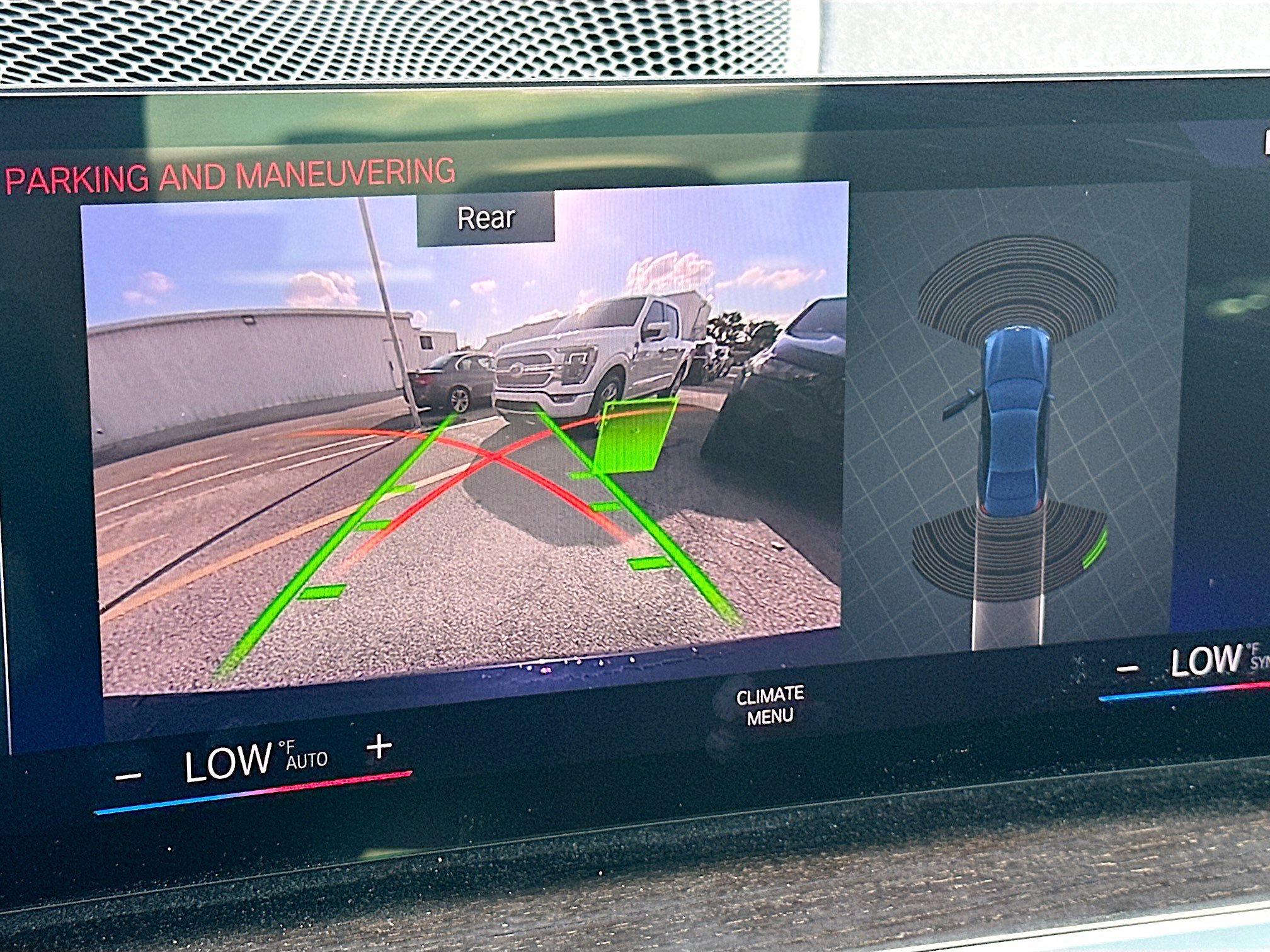 Used 2023 BMW 330i Sedan w/ Driving Assistance Package image 15