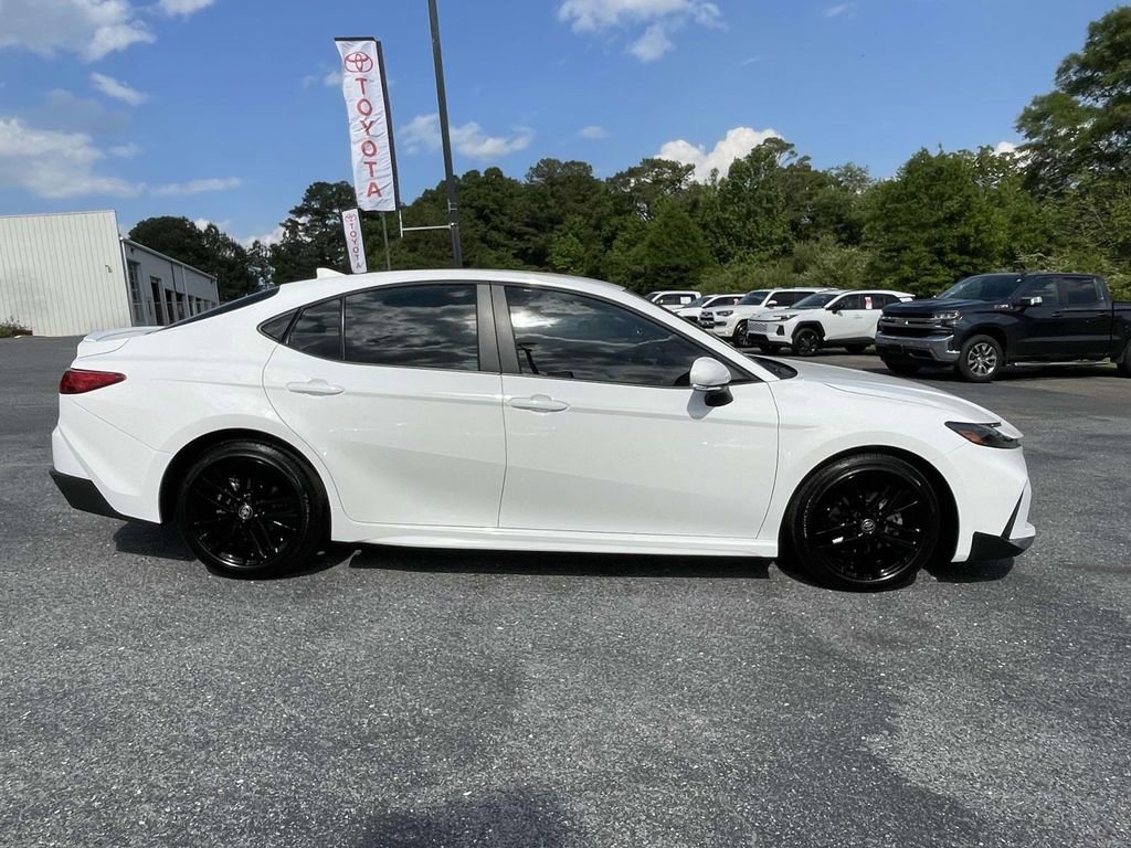 Used 2026 Toyota Camry SE FWD image 2