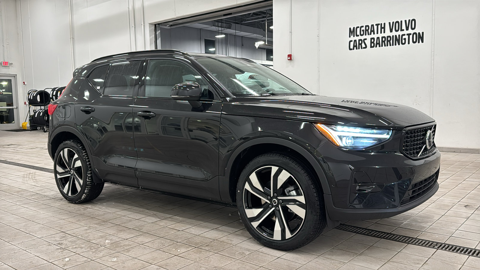 New 2026 Volvo XC40 B5 Ultra w/ Climate Package AWD/4WD image 3