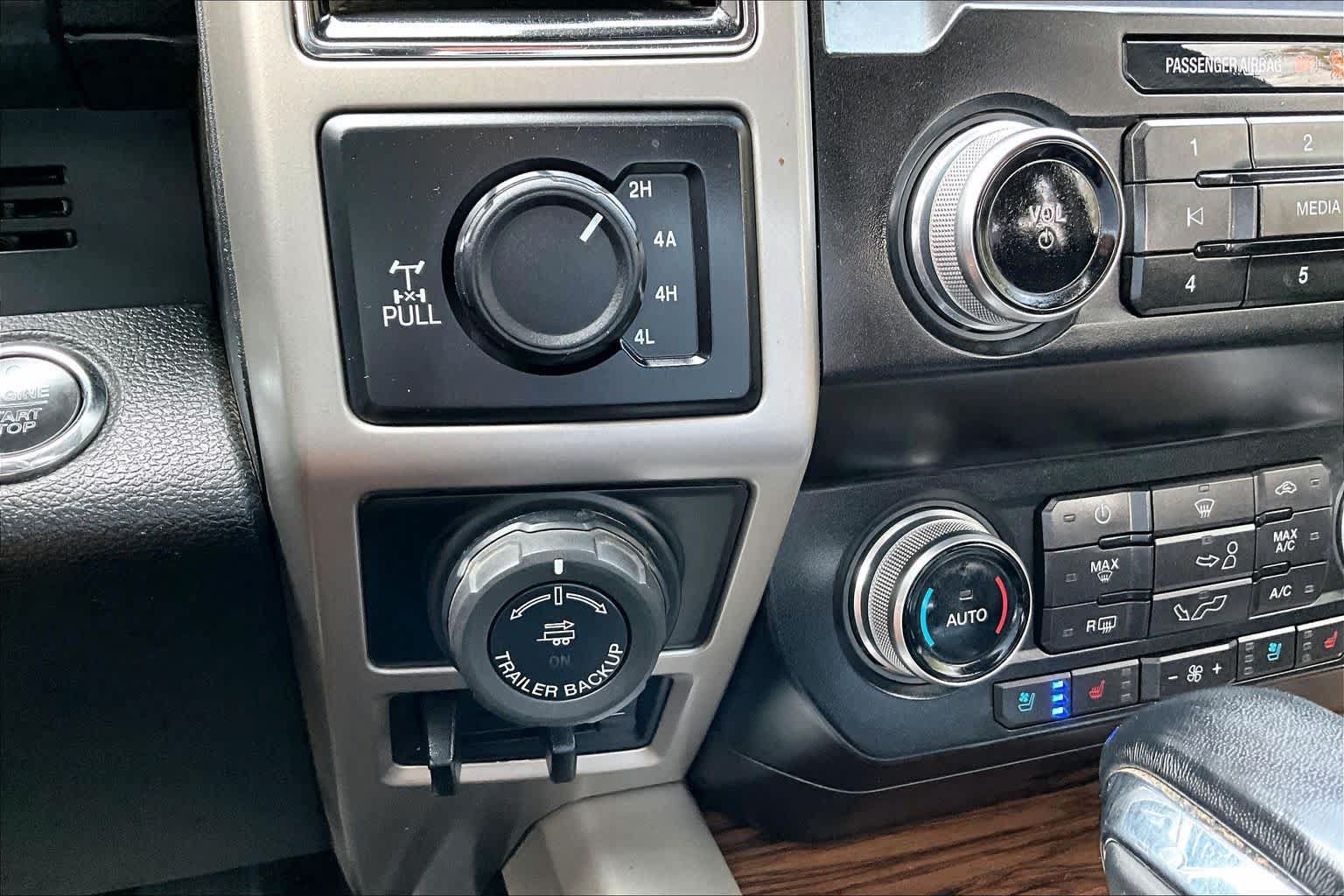 Used 2019 Ford F150 Lariat w/ Equipment Group 502A Luxury AWD/4WD image 34