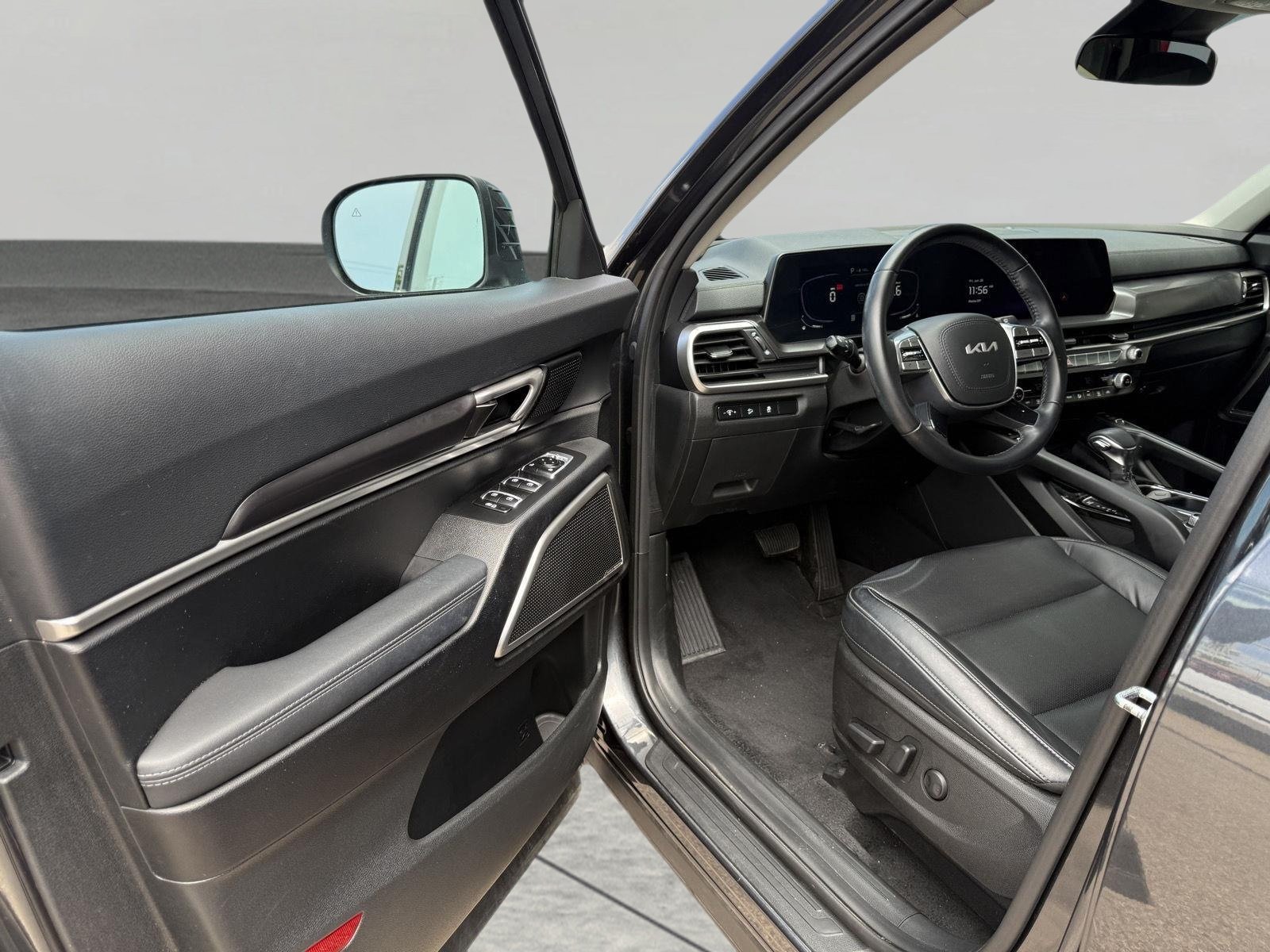 Used 2023 Kia Telluride S w/ S Sunroof Package AWD/4WD image 19