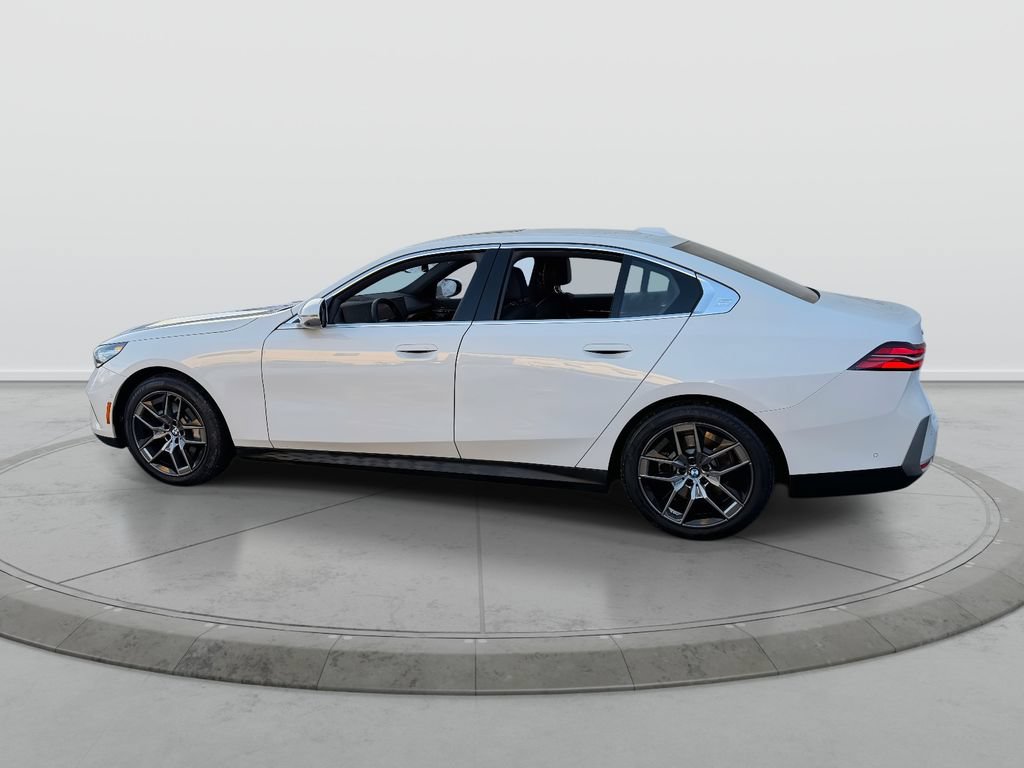 Used 2026 BMW 530i xDrive AWD/4WD image 5
