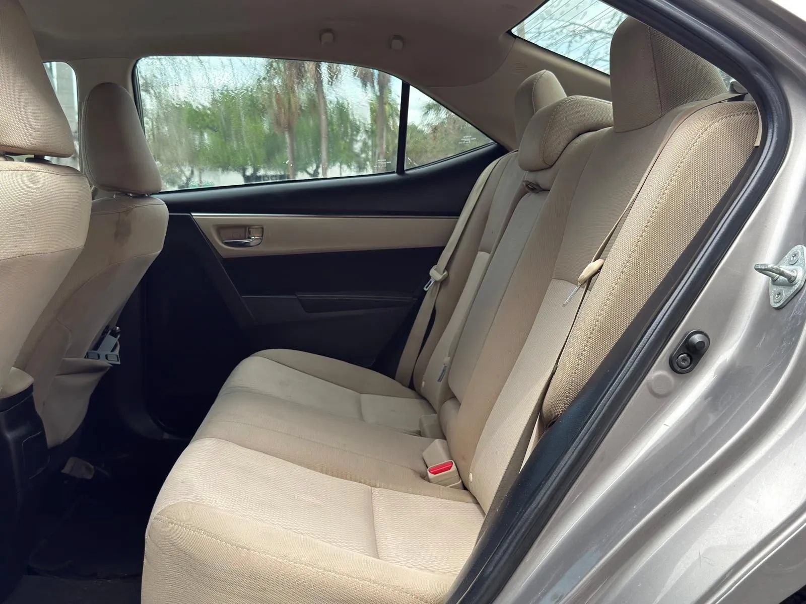Used 2015 Toyota Corolla LE FWD image 5