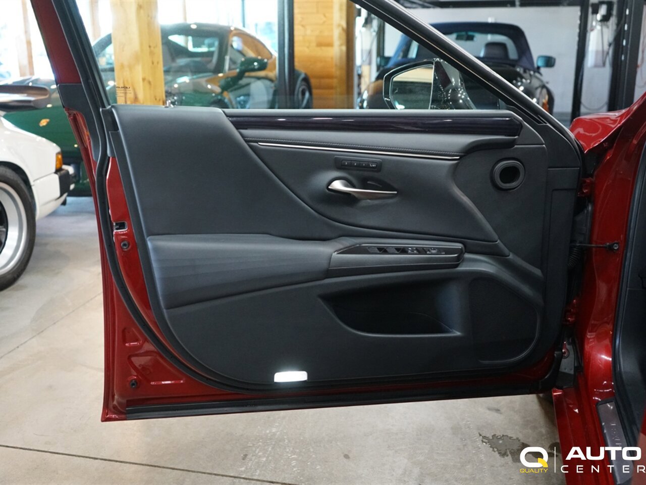 Used 2019 Lexus ES 350 image 10