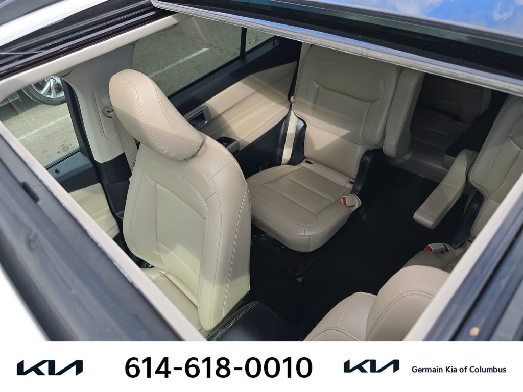 Used 2022 Ford Explorer XLT w/ Equipment Group 202A image 22