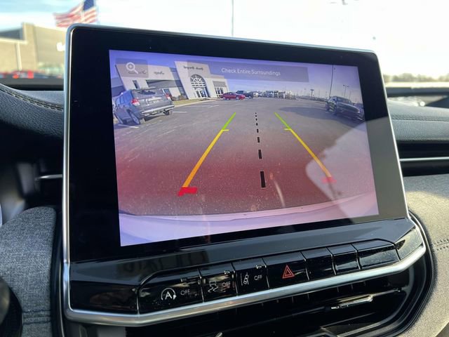 Certified 2024 Jeep Compass Latitude image 18