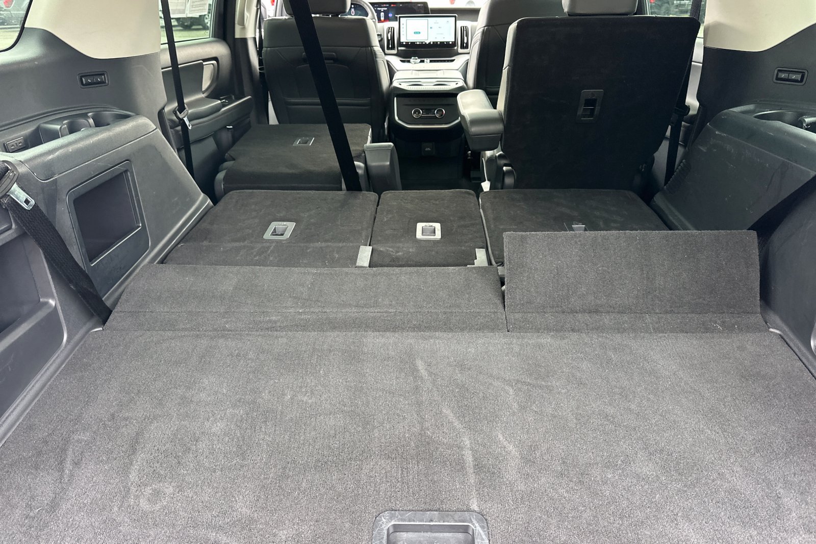 Used 2025 Ford Expedition Active AWD/4WD image 15