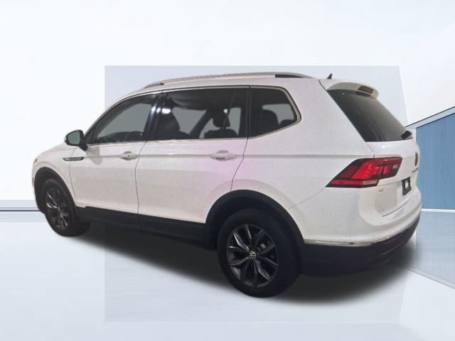 Used 2023 Volkswagen Tiguan SE image 3