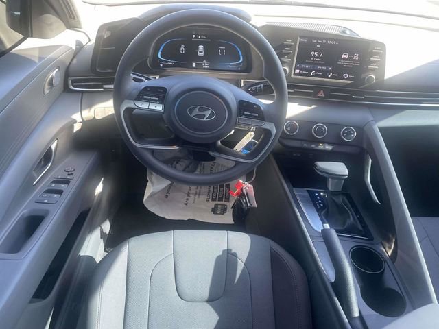 Used 2026 Hyundai Elantra SE image 10