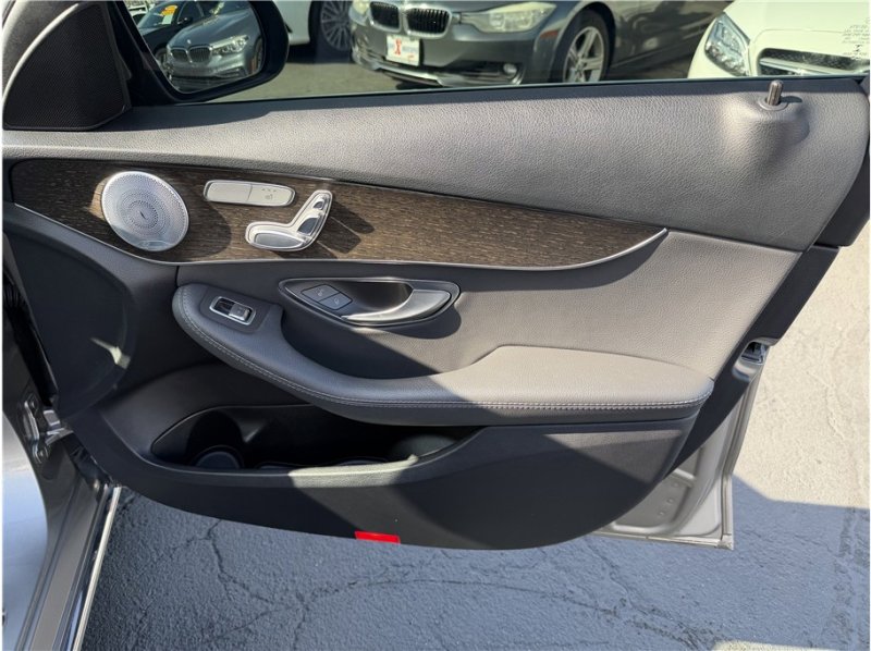 Used 2020 Mercedes-Benz C 300 Sedan w/ Premium Package image 29