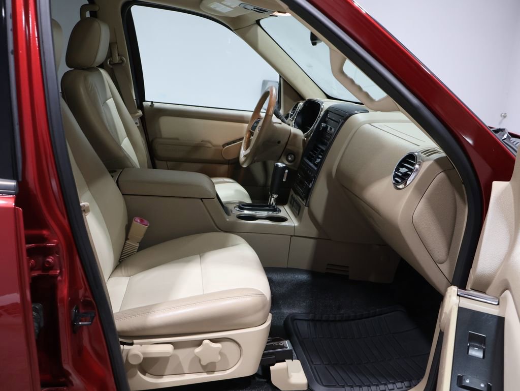 Used 2008 Ford Explorer Sport Trac Limited image 25