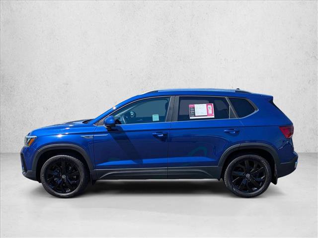 Used 2022 Volkswagen Taos SE w/ Panoramic Sunroof Package AWD/4WD image 9