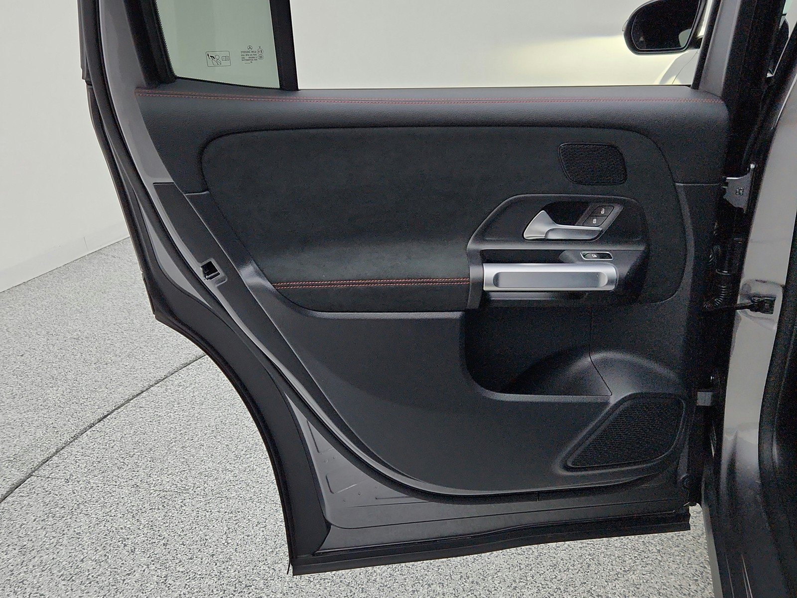 Certified 2023 Mercedes-Benz EQB 300 4MATIC image 27