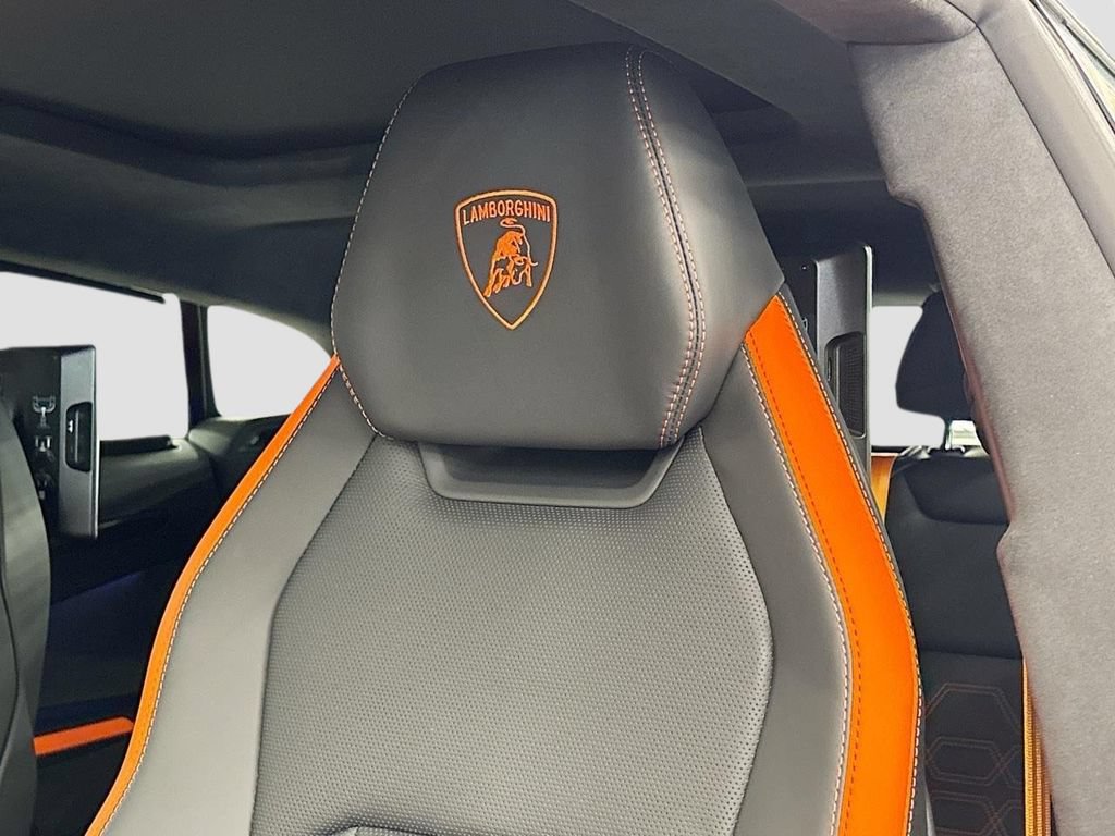 Used 2025 Lamborghini Urus SE AWD/4WD image 20
