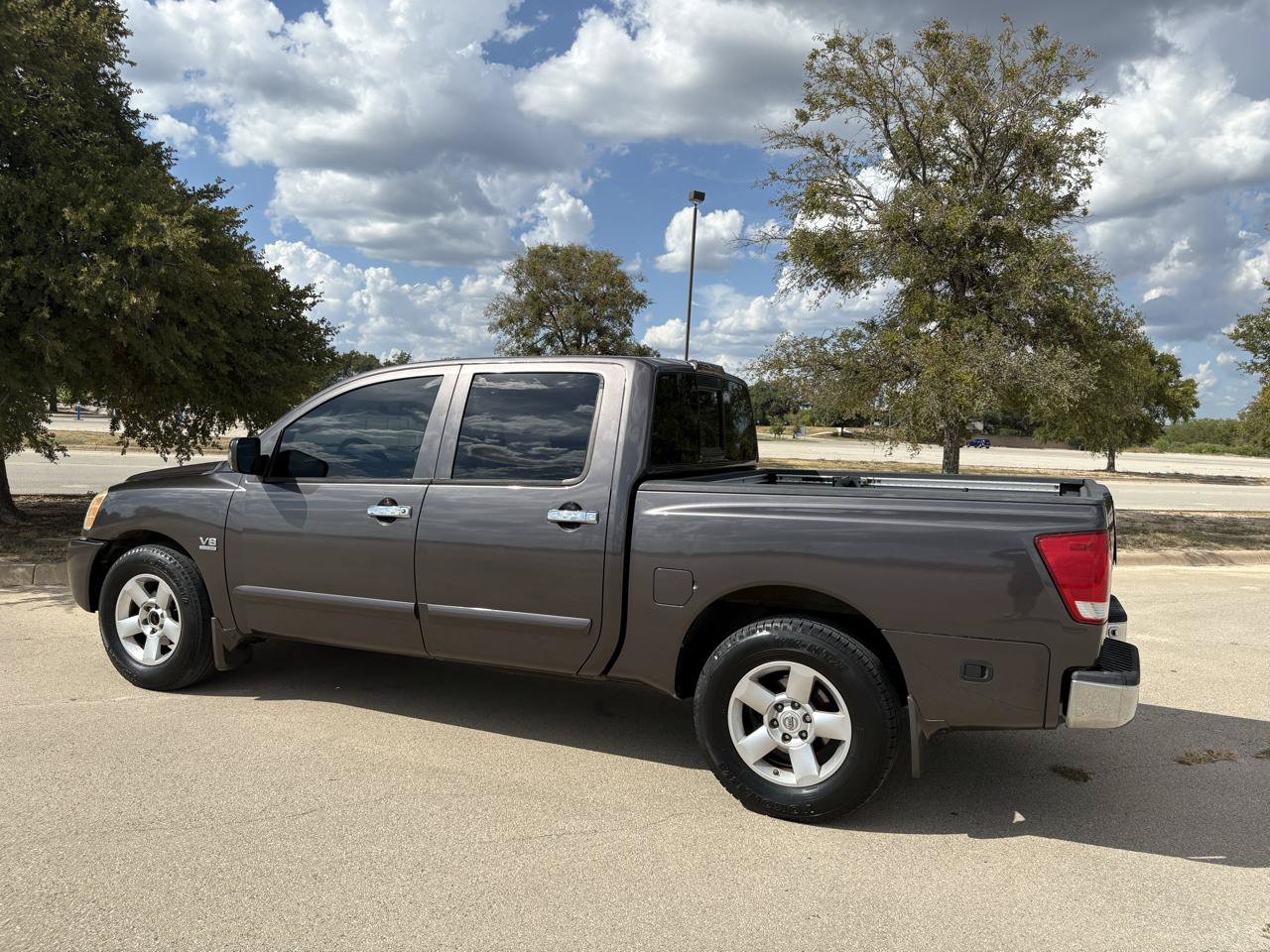 Used 2004 Nissan Titan SE RWD image 12