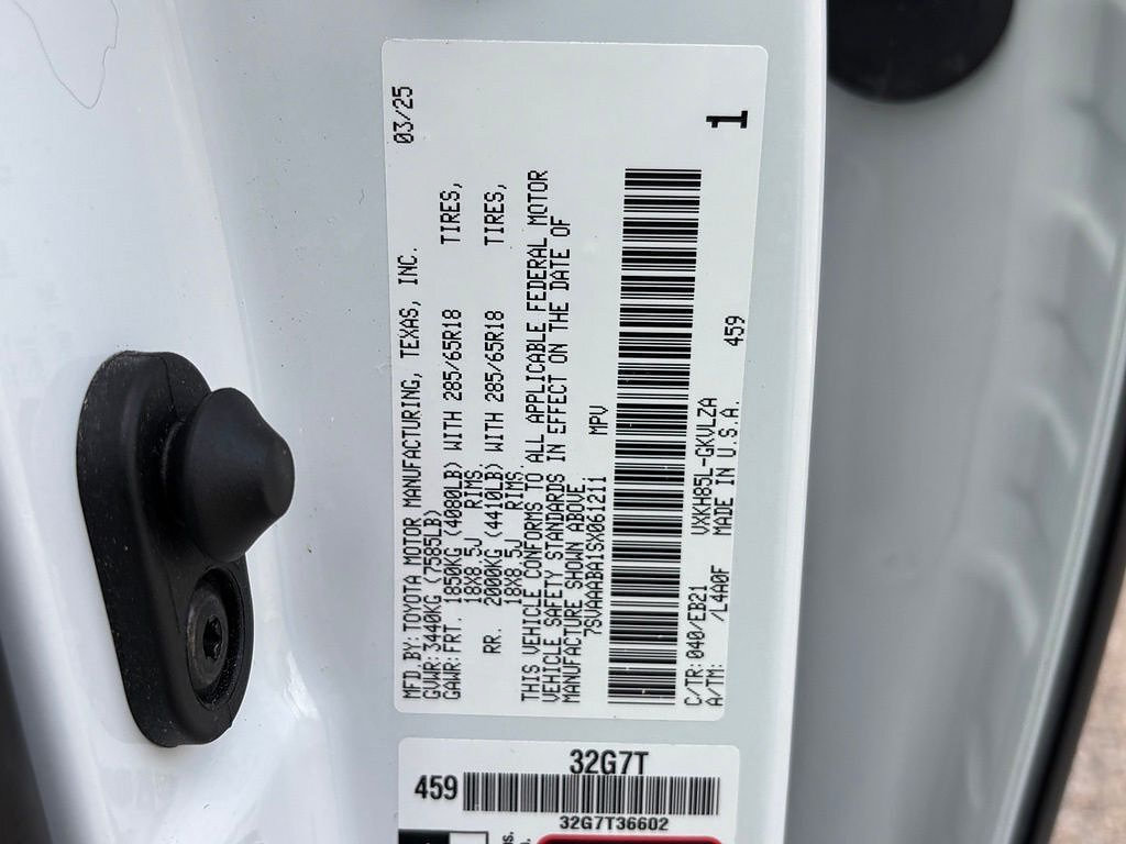 Certified 2025 Toyota Sequoia TRD Pro AWD/4WD image 32
