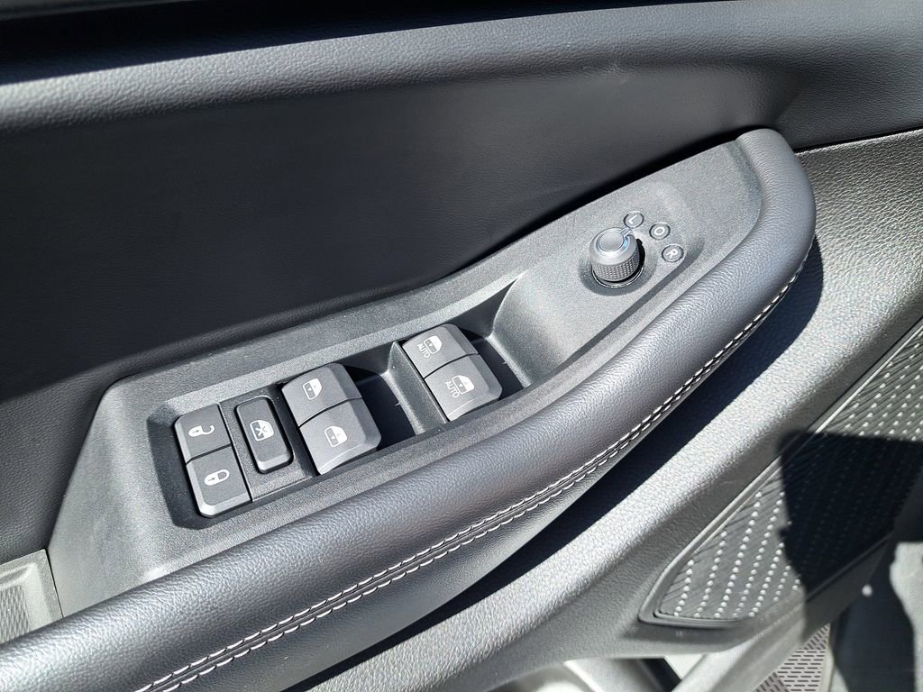 Used 2023 Jeep Grand Cherokee L Laredo image 34