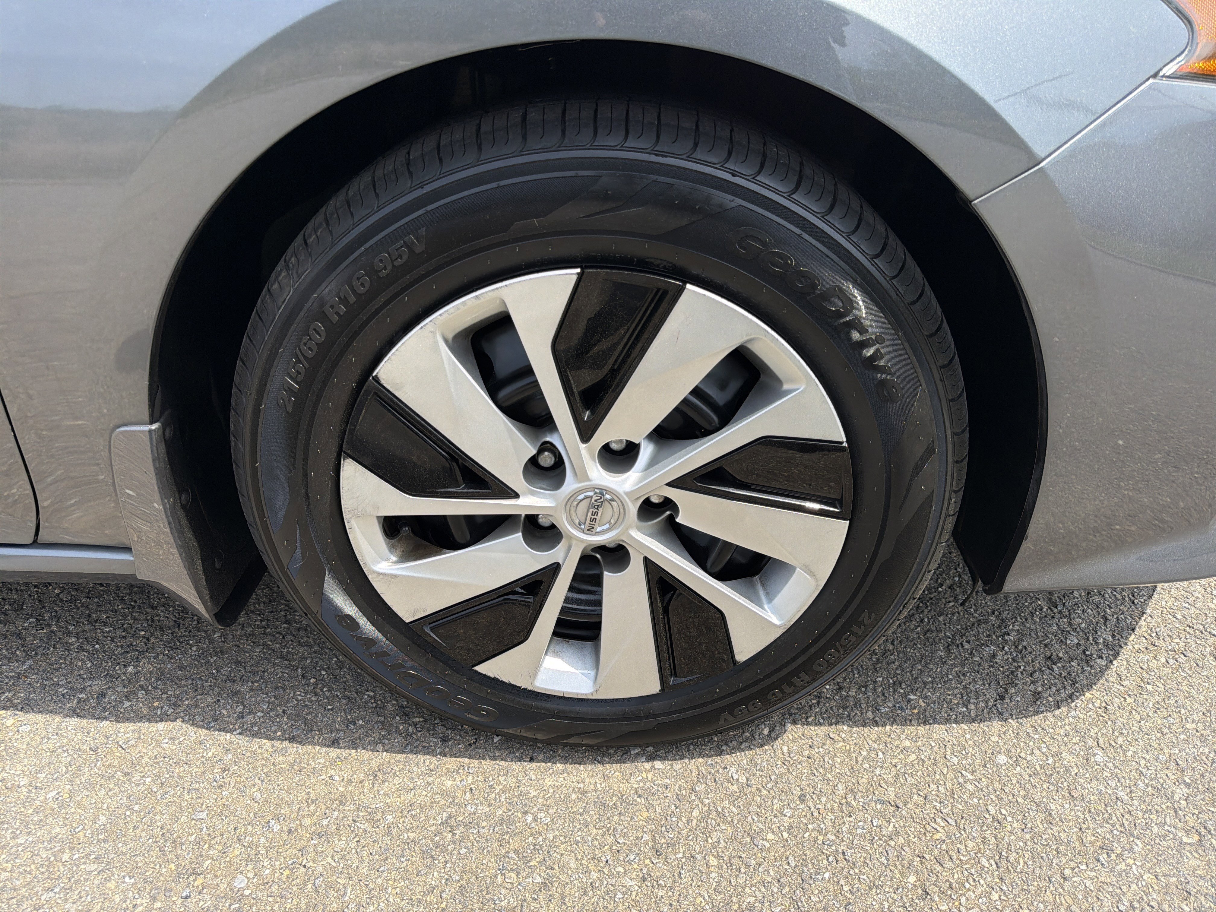 Used 2019 Nissan Altima 2.5 S image 12