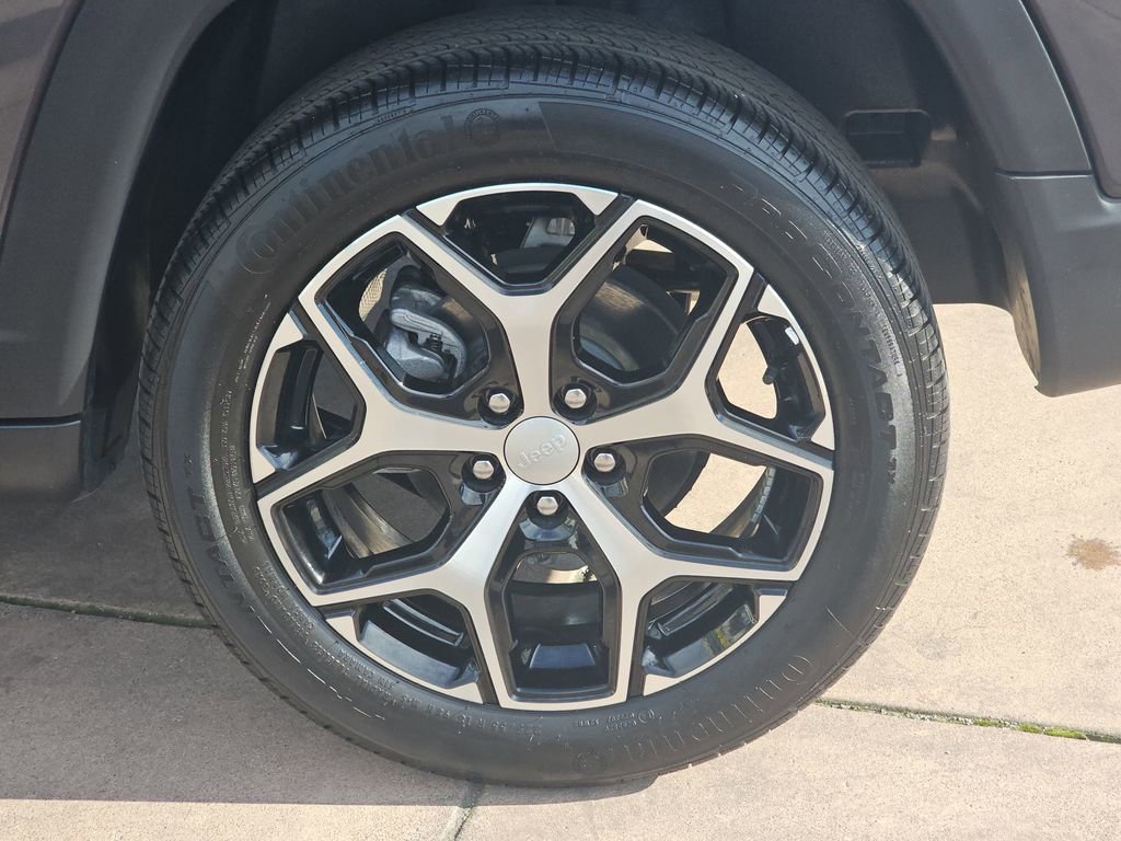 Used 2024 Jeep Compass Limited image 36