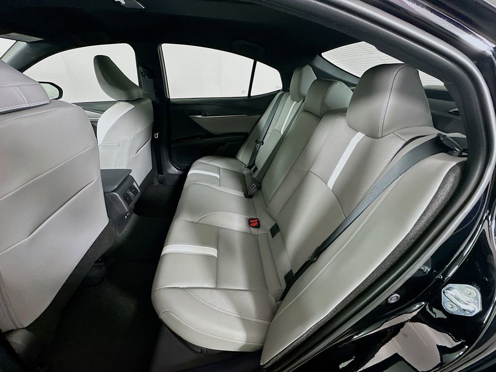 Certified 2025 Toyota Camry SE image 24