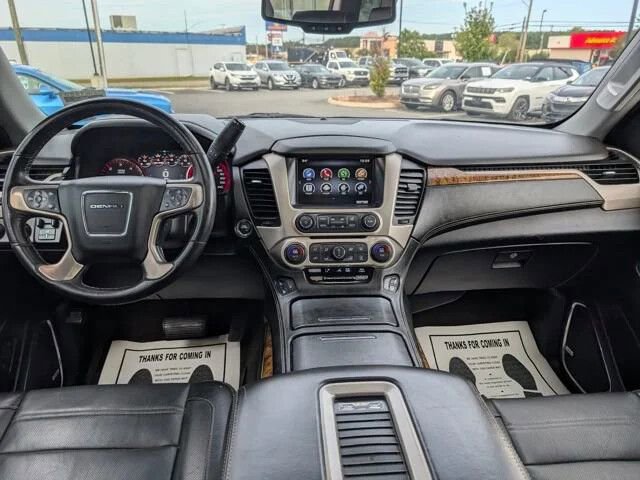 Used 2015 GMC Yukon Denali w/ Premium Package AWD/4WD image 30