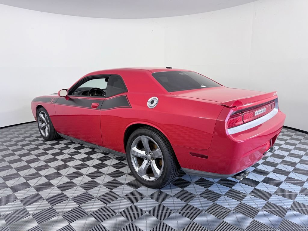 Used 2014 Dodge Challenger R/T RWD image 5