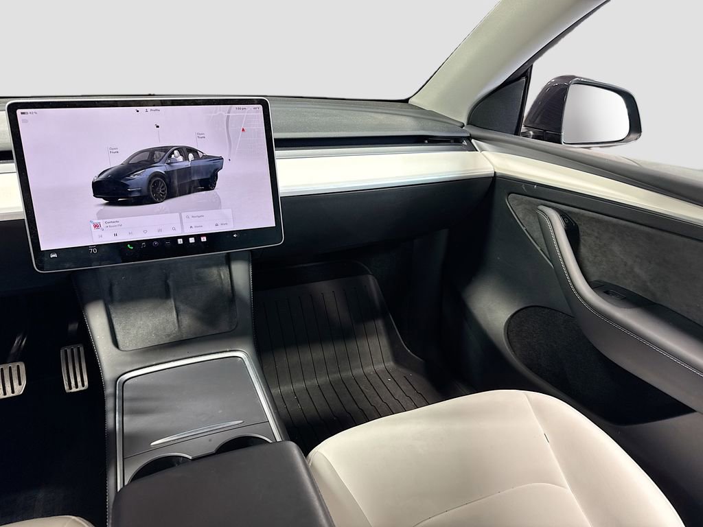 Used 2024 Tesla Model Y Performance image 14