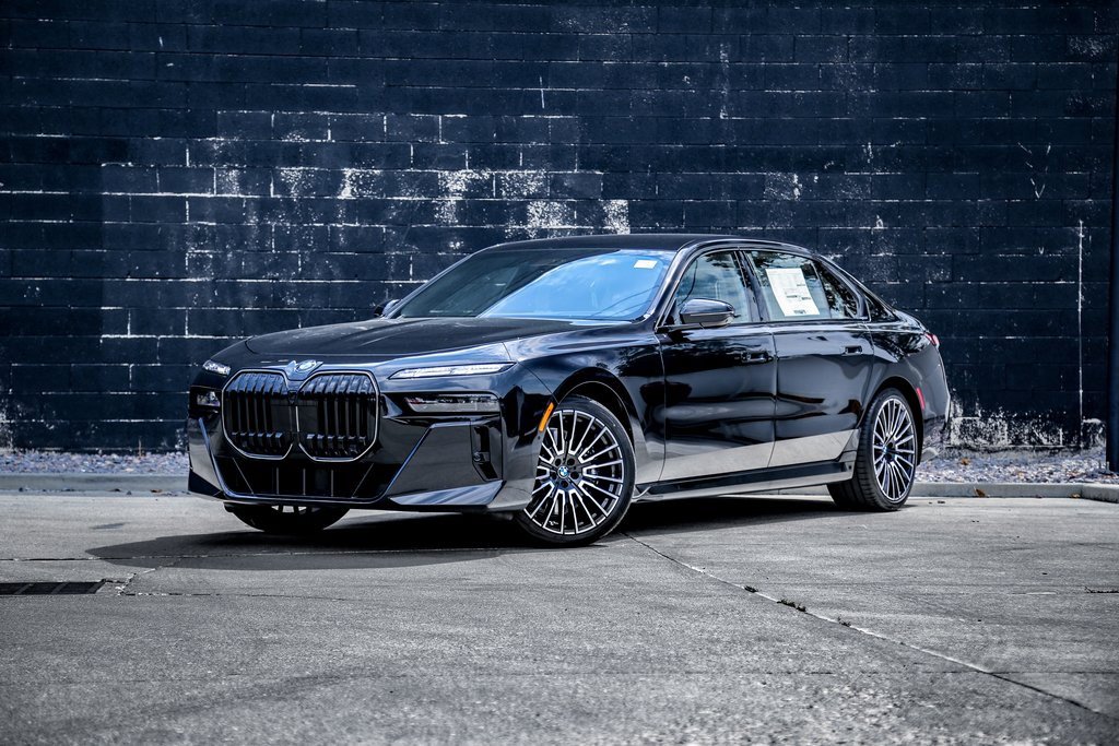 New 2025 BMW 760i xDrive w/ Executive Package