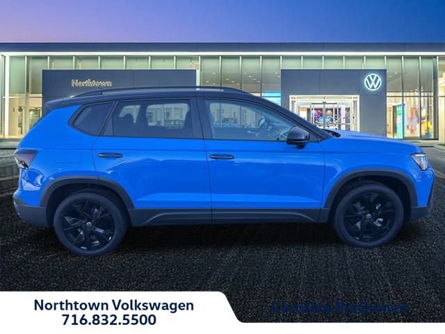 Certified 2025 Volkswagen Taos SE image 2