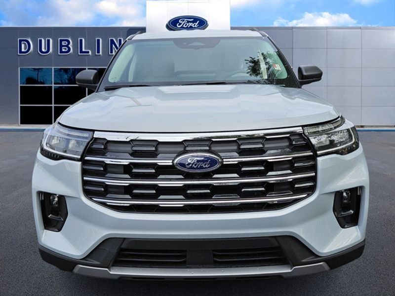New 2026 Ford Explorer Active w/ Active Comfort Package image 2