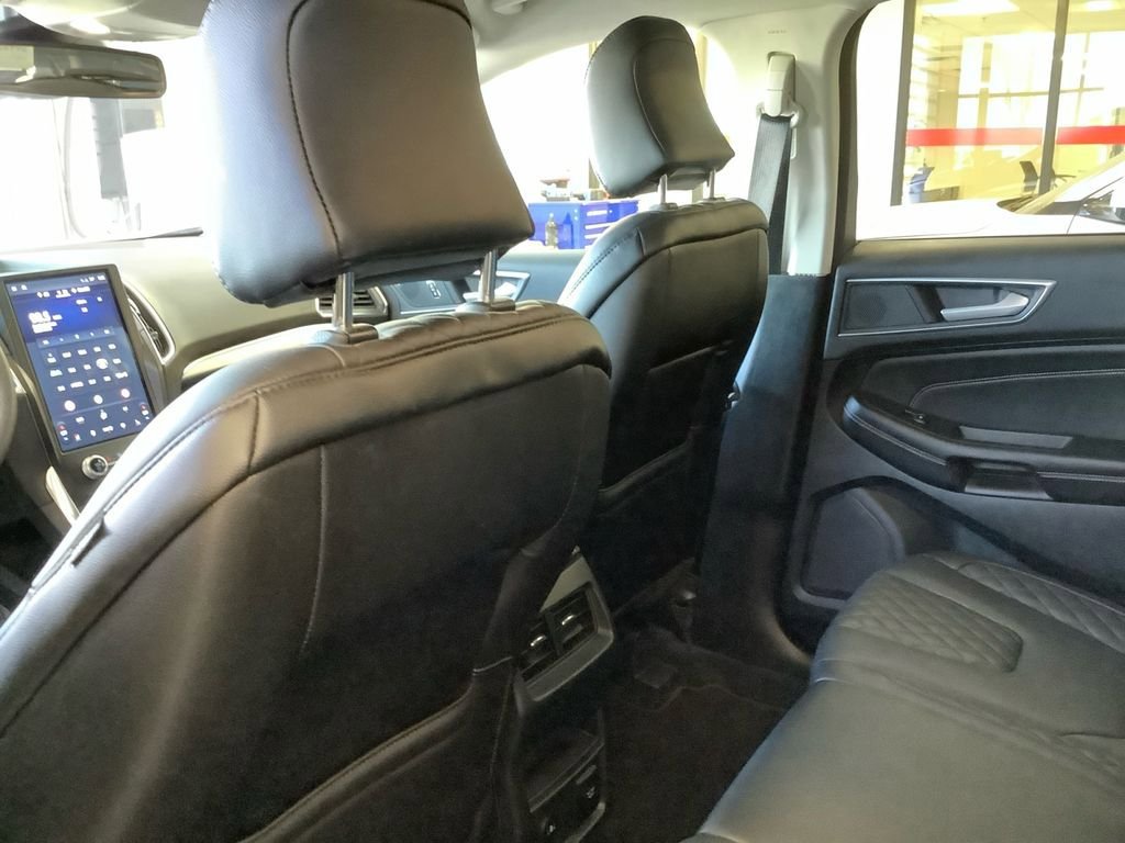 Used 2024 Ford Edge Titanium image 19