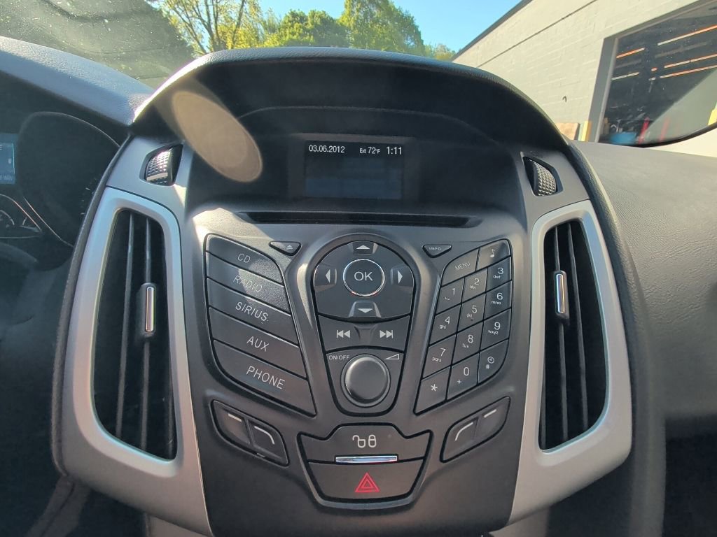 Used 2012 Ford Focus SE FWD image 19