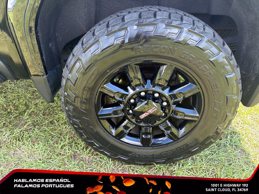 Used 2024 GMC Sierra 2500 AT4 w/ AT4 Premium Plus Package AWD/4WD image 11