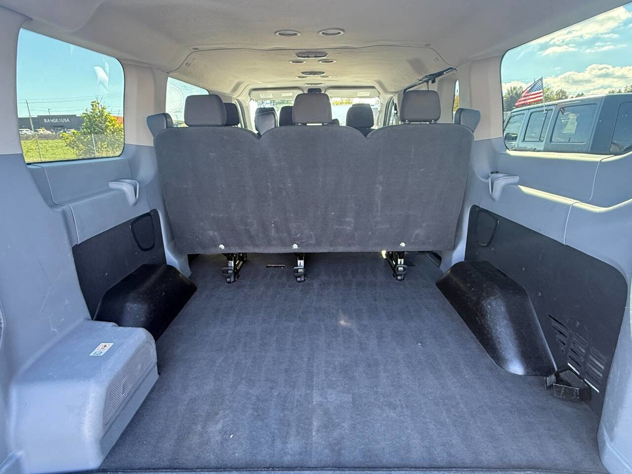 Used 2017 Ford Transit 150 XL RWD image 10